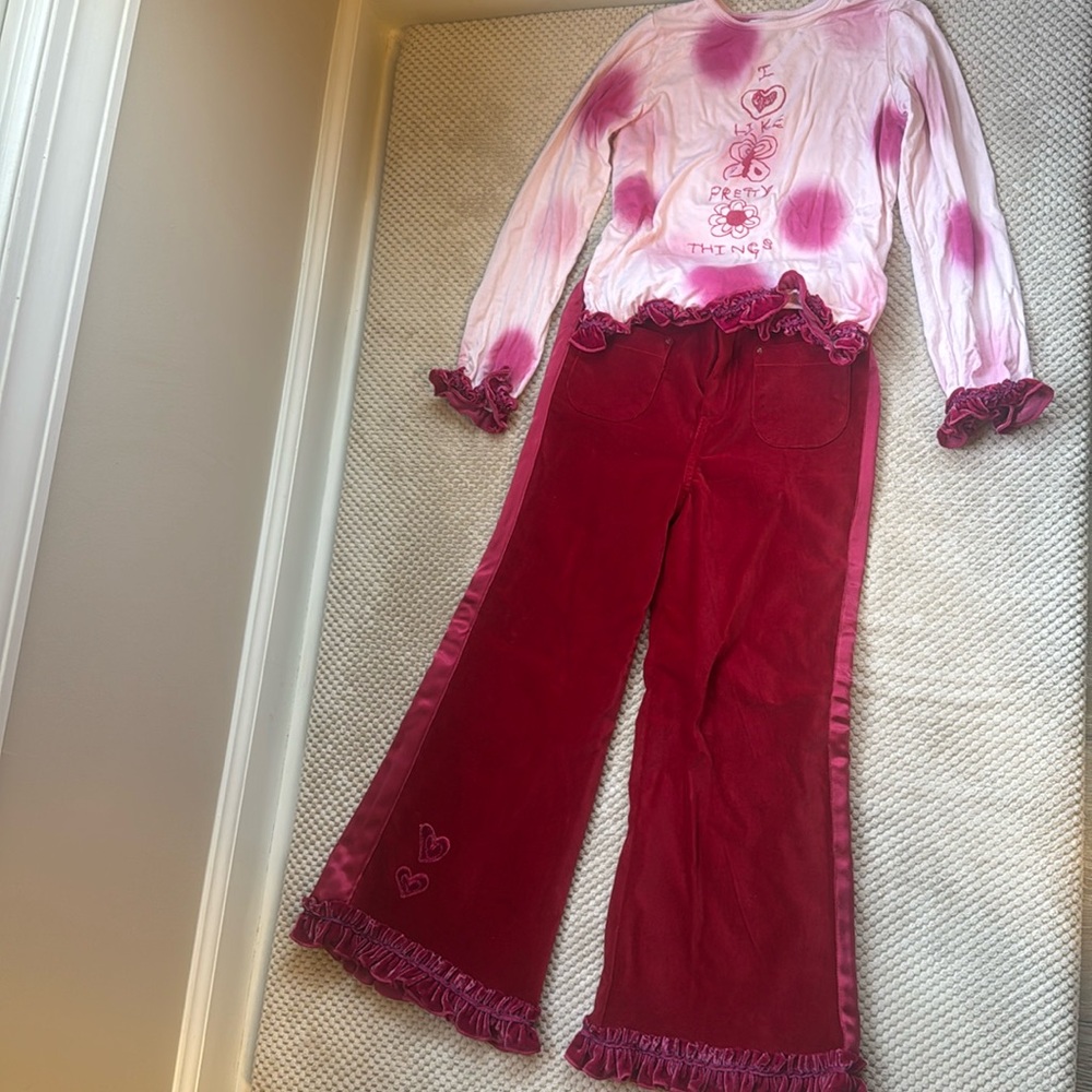 Girls adorable outfit. Size 6 B Lulu